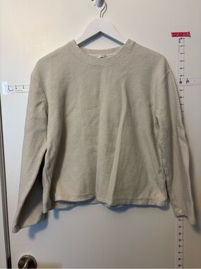 Women’s super soft crew neck cropped sweater.